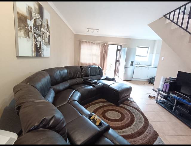 3 BEDROOM TOWNHOUSE FOR SALE IN PARKLANDS